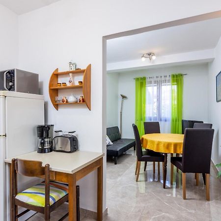 Apartments With A Parking Space Medulin - 7494 Habitación foto